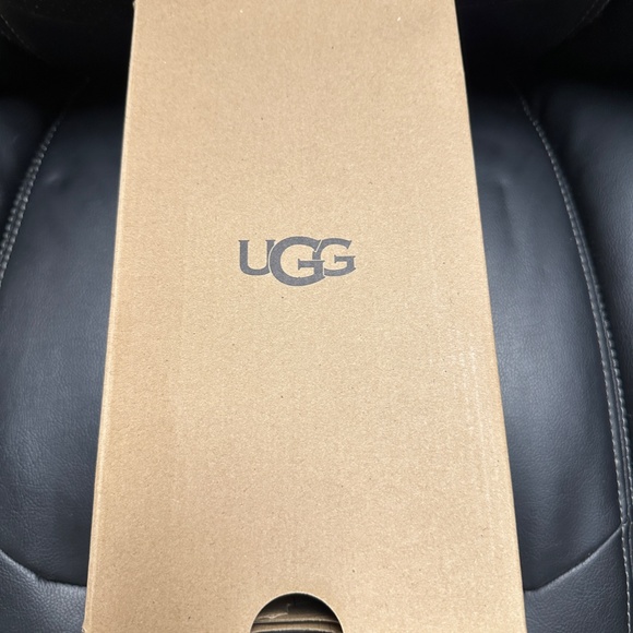 NIB! UGG Ansley Stud II Women's Slippers Size 5 Purple Suede Sheepskin Slip On - Picture 11 of 12